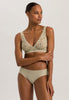 HANRO_241_W_Moments_SoftCupBra_071465_072720_040.jpg