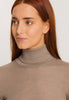 HANRO_242_W_WoolenSilk_TurtleneckShirt_071423_072847_090.jpeg