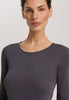 HANRO_252_W_CottonSeamless_LSLVShirt_071620_072183_090.jpg