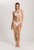 HANRO_252_W_Ruby_UWireBra_070853_072123_060.jpg