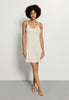 HANRO_261_W_NaturalElegance_SpaghettiDress90cm_074901_073080_060.jpeg