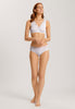 HANRO_B_W_CottonDelight_SoftCupBra_071838_070101_060.jpeg