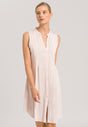 HANRO_B_W_CottonDeluxe_SleevelessNightdress_077952_071334_040.jpg
