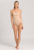 HANRO_B_W_CottonSeamless_SpaghettiTop_071600_070274_060.jpg