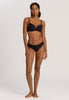 HANRO_B_W_InvisibleCotton_BrazilianPanty_071226_070019_060.jpg