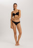 HANRO_B_W_InvisibleCotton_Thong_071242_070019_060.jpg