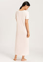 HANRO_B_W_MomentsNW_SSLVNightdress130cm_077933_071334_045.jpg
