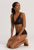 HANRO_B_W_Moments_SoftCupBra_071465_070019_061.jpg