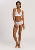 HANRO_B_W_Moments_SoftCupBra_071465_070101_060.jpg