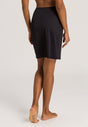 HANRO_B_W_SatinDeluxe_Underskirt_071064_070019_045.jpg