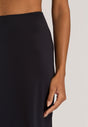 HANRO_B_W_SatinDeluxe_Underskirt_071064_070019_090.jpg
