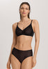 HANRO_B_W_SmoothIllusion_SoftCupBra_070842_070019_040.jpg