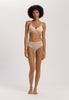 HANRO_B_W_SmoothIllusion_SoftCupBra_070842_070274_060.jpg