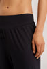 HANRO_B_W_Yoga_CropPants_078797_072199_090.jpg